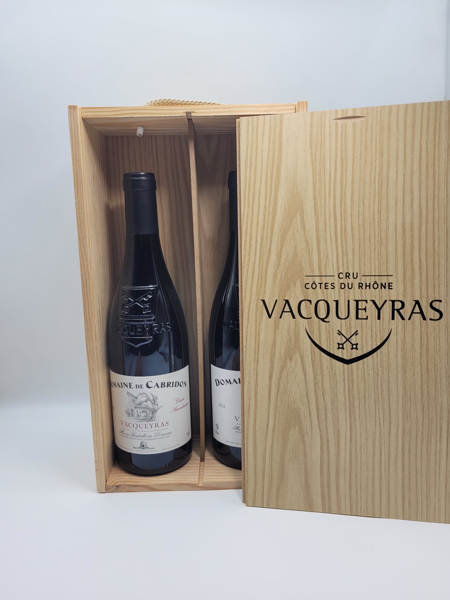 Wooden box for 2 bottles